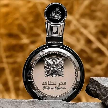 451deb1fa5204609ad4b70ad337b2fc9tplv-t5fjg24jzw-origin-jpeg.jpeg Fakhar Black Lattafa Perfumes para Hombres
