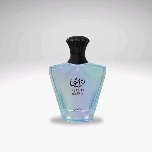 cd9cbc5e1fa240fb821da456117f736ftplv-t5fjg24jzw-origin-jpeg.jpeg Turathi Electric de Afnan es una fragancia de la familia olfativa Floral Frutal para Hombres y Mujeres. Esta fragrancia es nueva. Turathi Electric