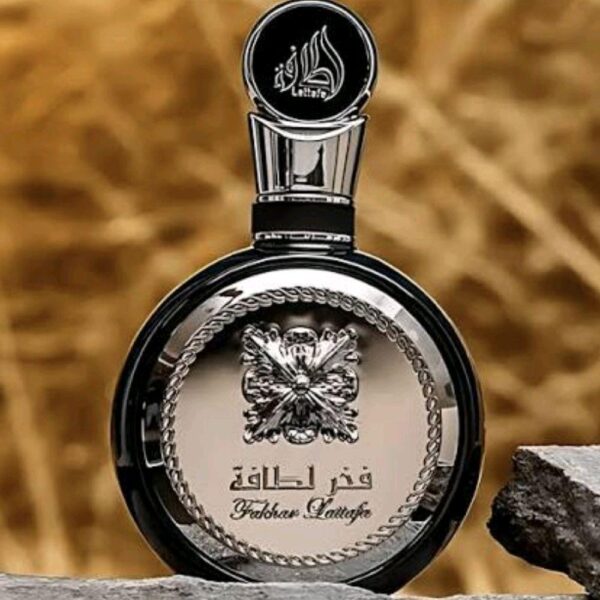 eceb6558d9994784b9b9429d601ff293tplv-t5fjg24jzw-origin-jpeg.jpeg Fakhar Black Lattafa Perfumes para Hombres