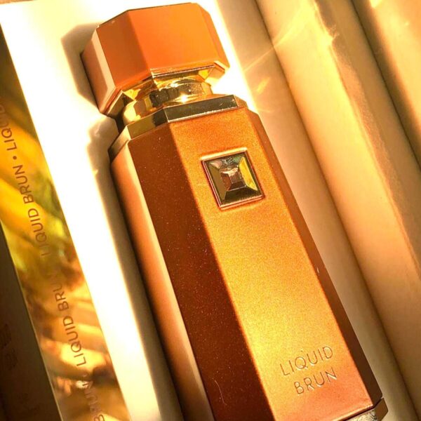 Liquid Brun Fragancia Unisex con Especias Cálidas Dulzura Cremosa y Base Terrosa Sofisticada Aroma Inolvidable y Elegante